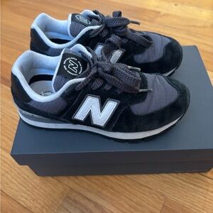 New Balance Kids' Black and Gray Sneakers